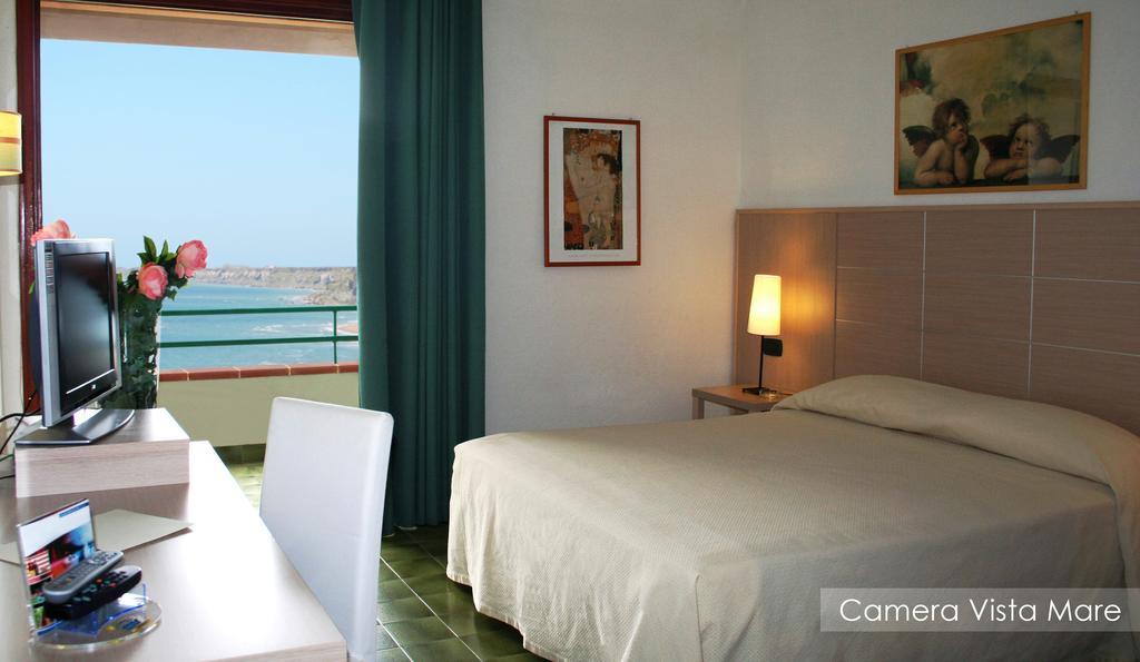 Costa Tiziana Hotel Village كروتوني الغرفة الصورة